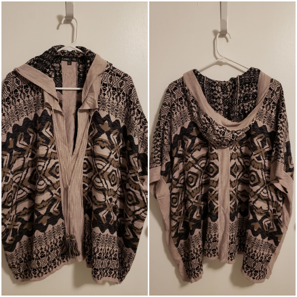 EUC Gypsy 05 Small (S) Short Sleeved, Hooded Poncho